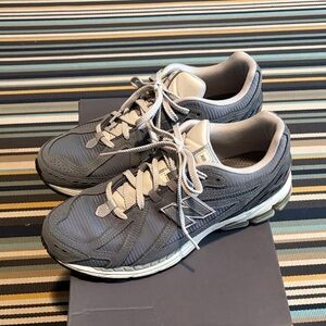 New Balance Men's 1906R